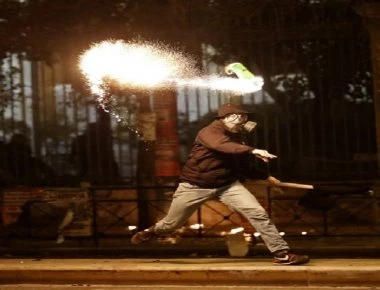 Απειλές περί «ισοπέδωσης» της Αθήνας από αναρχικούς για τα… μάτια του Κ. Γιαγτζόγλου